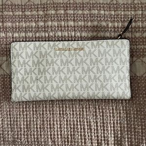 Michael Michael Kors Signature Logo Wallet
